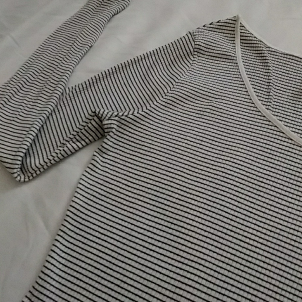 Top - Picture 2 of 3